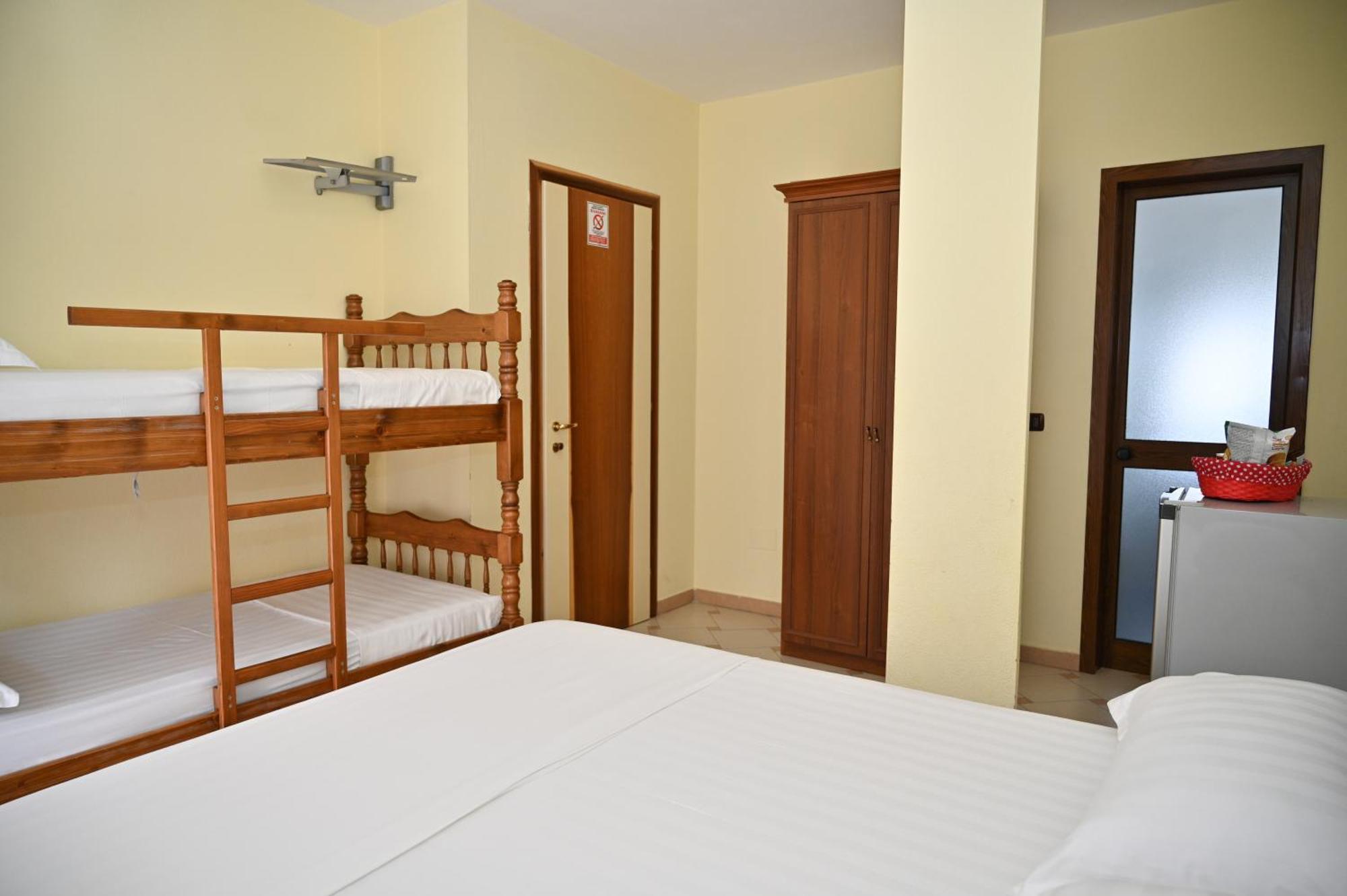 Hotel Vila Emes Durrës 객실 사진