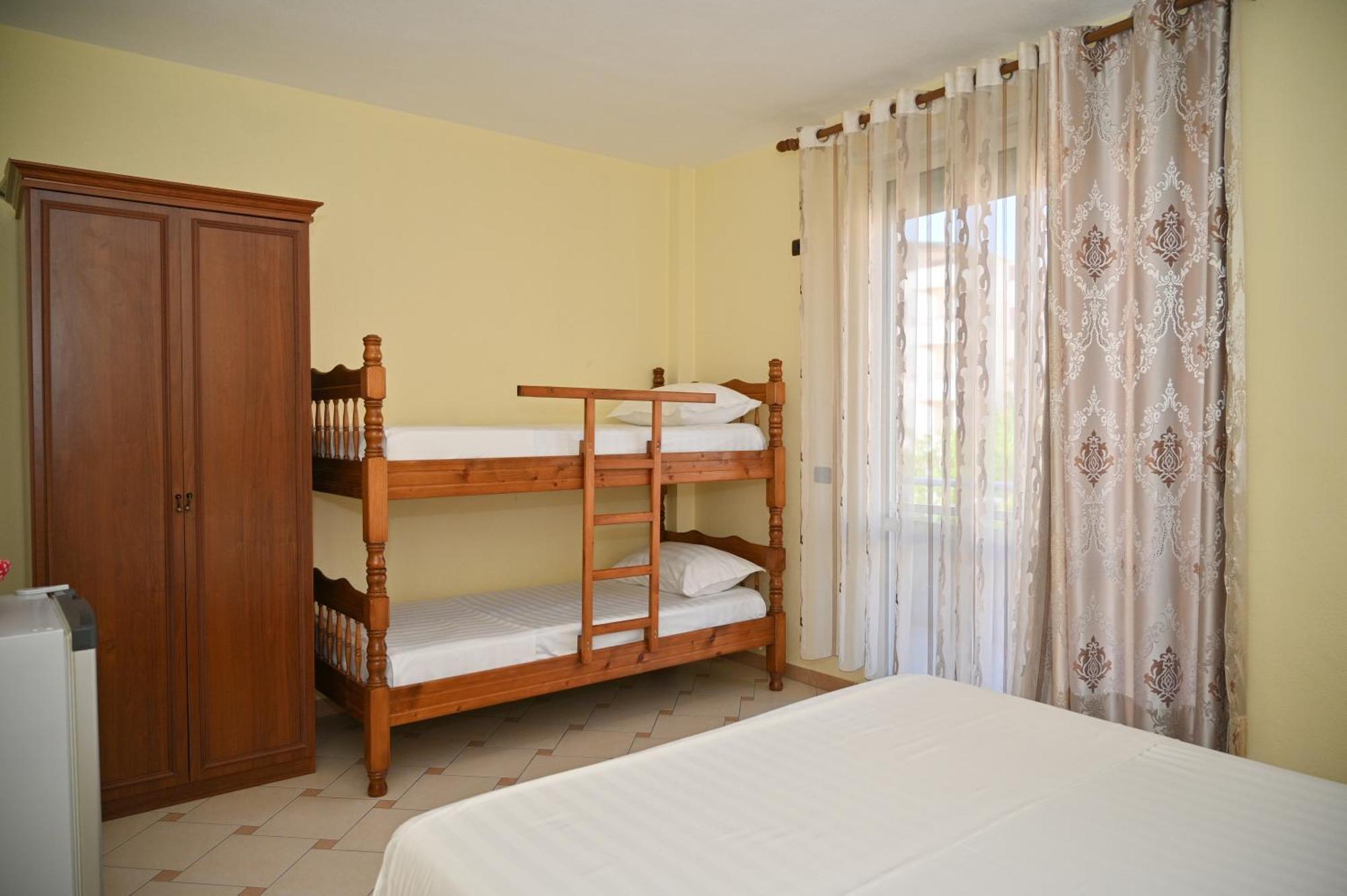 Hotel Vila Emes Durrës 객실 사진