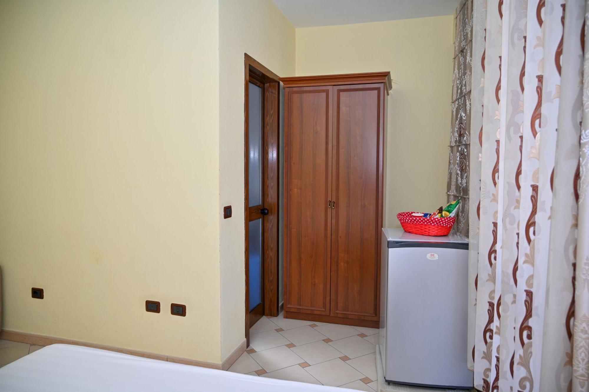 Hotel Vila Emes Durrës 객실 사진