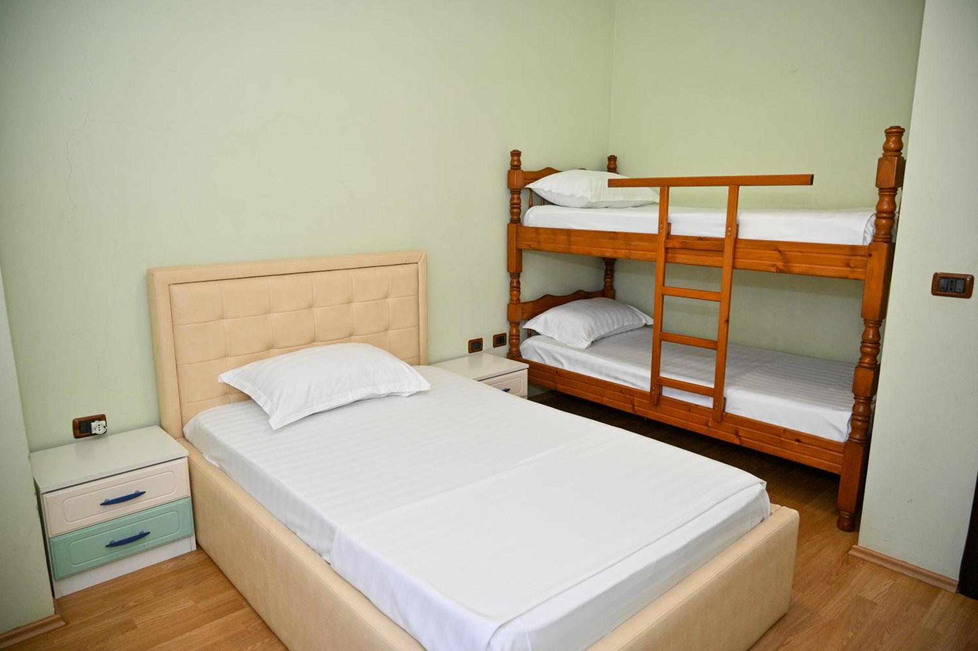 Hotel Vila Emes Durrës 외부 사진