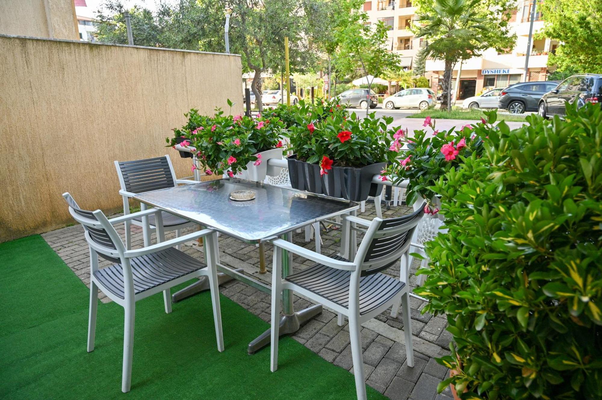 Hotel Vila Emes Durrës 외부 사진
